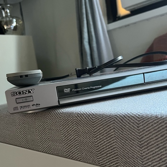 Sony DVP-NS77H DVD / CD player with remote control included - Picture 5 of 11